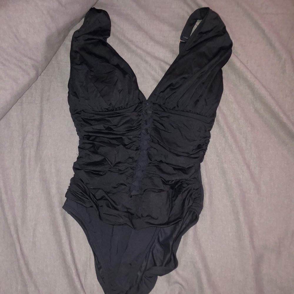 Everything But Water Miracle Suit (black, med.)